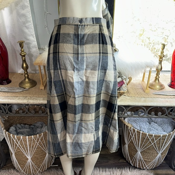 Lindsey Blake plated vintage skirt - Picture 2 of 8